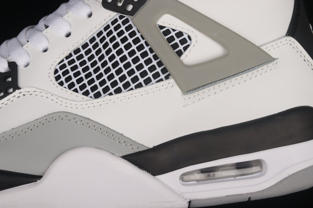 J 4 " LightSmokeGrey "