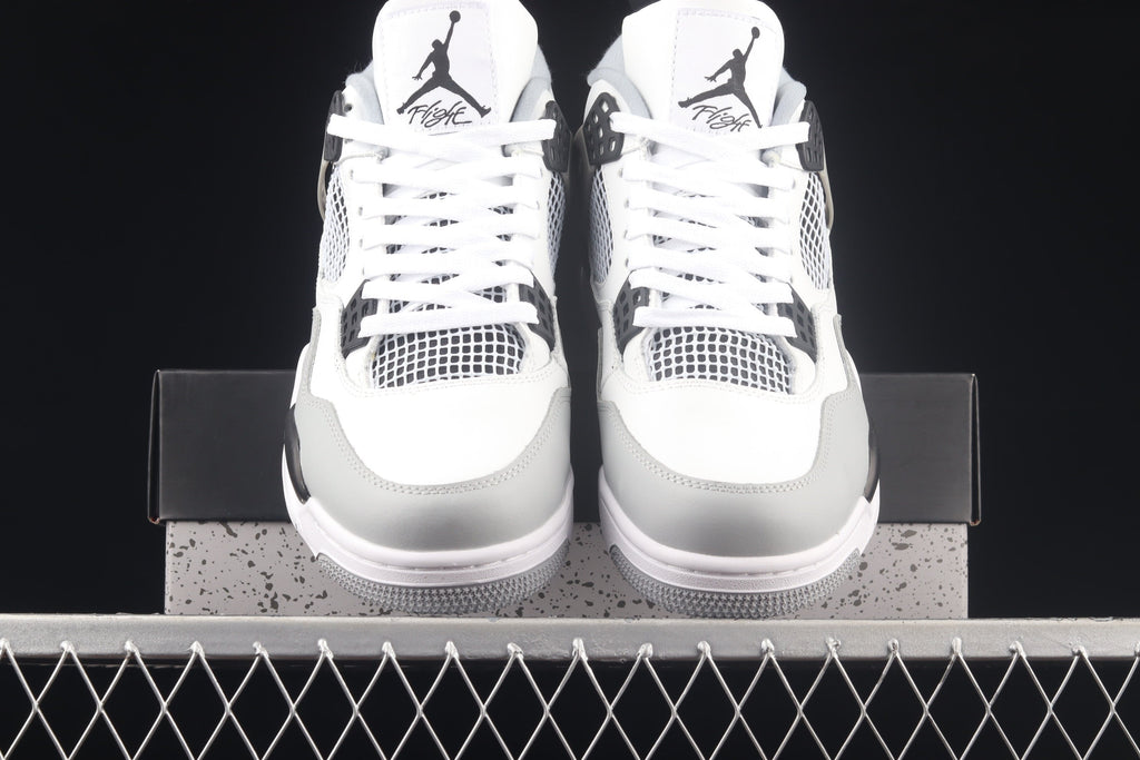 J 4 " LightSmokeGrey "